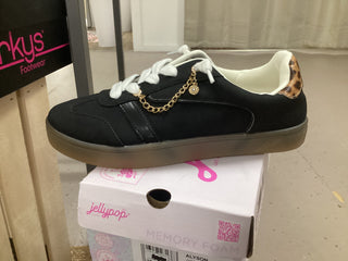 Alyson Black Sneaker
